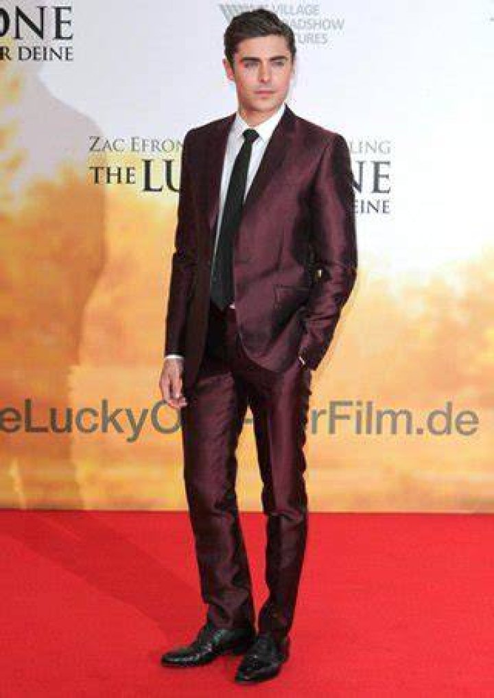 Zac Efron Height, Weight, Body Measurements, Shoe Size